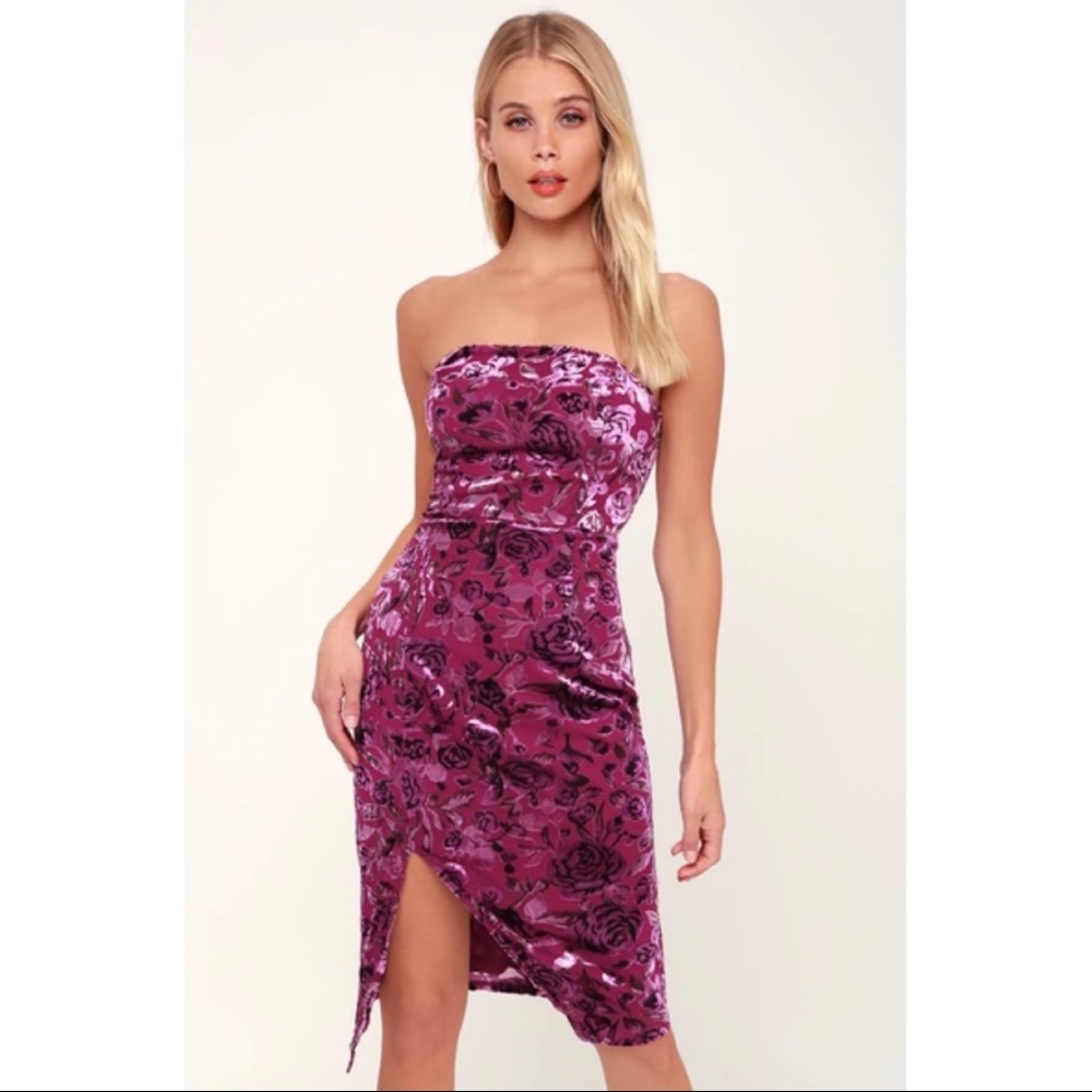 Lulu’s Magenta Floral Velvet Strapless Dress